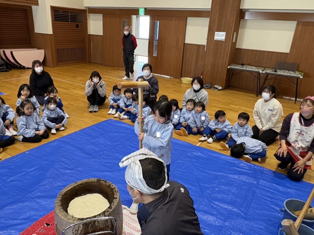 ☆３学期始業式・新春もちつき☆