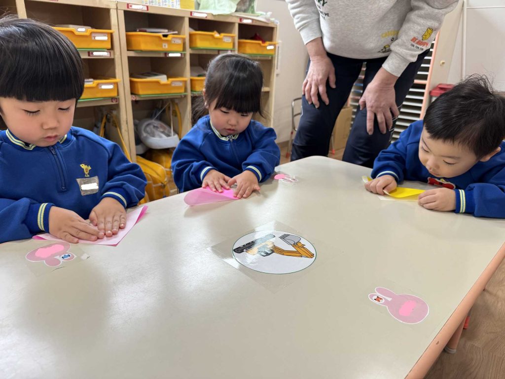 ☆おりがみ(りんご・ちゅうりっぷ)☆